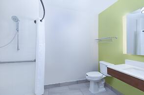 Holiday Inn Express Hotel & Suites Birmingham - Inverness by IHG