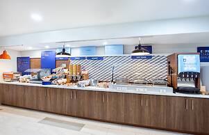 Holiday Inn Express Hotel & Suites Birmingham - Inverness by IHG