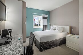 Home Inn Express - Medicine Hat