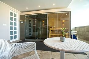 115 The Strand Hotel by NEU Collective