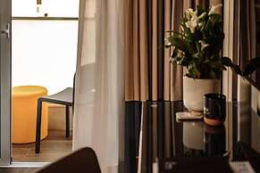 115 The Strand Hotel by NEU Collective