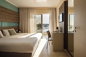 115 The Strand Hotel by NEU Collective