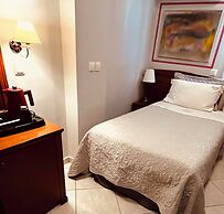 Hotel Triton
