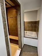 Hometowne Studios & Suites By Red Roof Washington