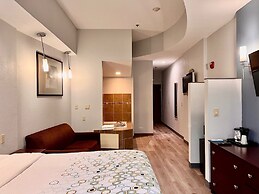 Hometowne Studios & Suites By Red Roof Washington