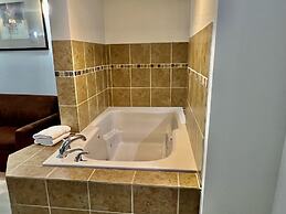 Hometowne Studios & Suites By Red Roof Washington