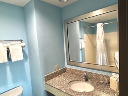 Hometowne Studios & Suites By Red Roof Washington