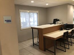Holiday Inn Express & Suites West Palm Beach Metrocentre by IHG