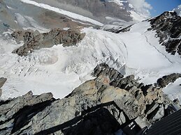 Artist Apartments & Hotel Garni