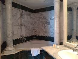 El Mouradi El Menzah