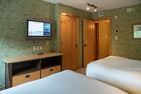 The Fox Hotel and Suites