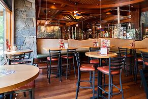 The Fox Hotel and Suites