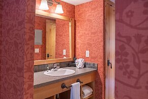 The Fox Hotel and Suites