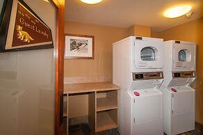 The Fox Hotel and Suites