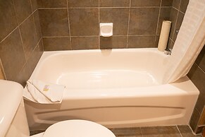 The Fox Hotel and Suites