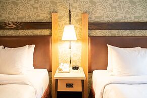 The Fox Hotel and Suites