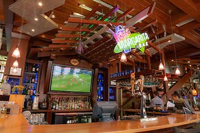 The Fox Hotel and Suites