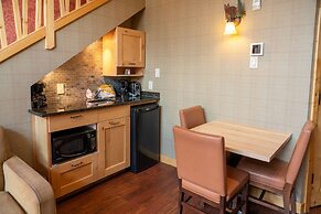 The Fox Hotel and Suites