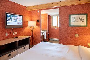 The Fox Hotel and Suites