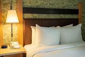 The Fox Hotel and Suites