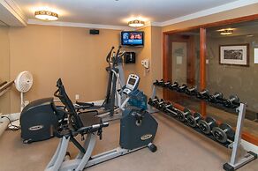 The Fox Hotel and Suites