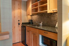 The Fox Hotel and Suites