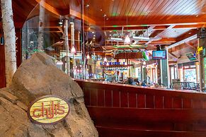 The Fox Hotel and Suites