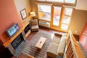 The Fox Hotel and Suites