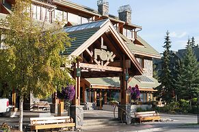 The Fox Hotel and Suites