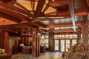 The Fox Hotel and Suites