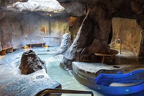 The Fox Hotel and Suites