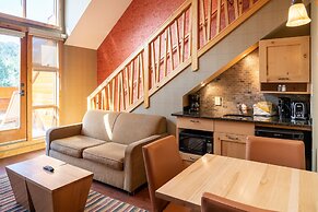 The Fox Hotel and Suites