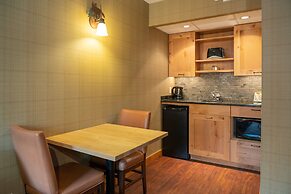 The Fox Hotel and Suites