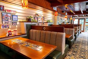 The Fox Hotel and Suites