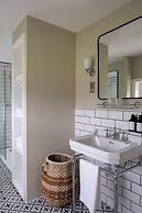 Warbrook House Heritage Hotel