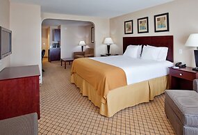 Holiday Inn Express & Suites Wichita Airport by IHG
