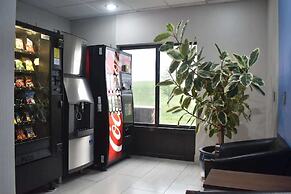 Holiday Inn Express & Suites McPherson by IHG