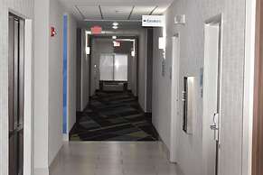 Holiday Inn Express & Suites McPherson by IHG
