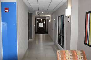 Holiday Inn Express & Suites McPherson by IHG