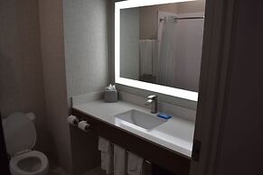 Holiday Inn Express & Suites McPherson by IHG