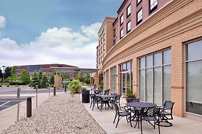 Holiday Inn Madison at The American Center by IHG