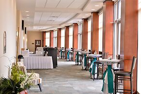 Holiday Inn Madison at The American Center by IHG