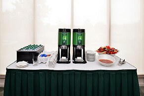 Holiday Inn Madison at The American Center by IHG