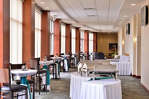 Holiday Inn Madison at The American Center by IHG