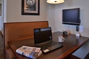 Holiday Inn Madison at The American Center by IHG