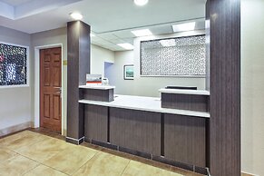 Candlewood Suites Indianapolis Airport, an IHG Hotel