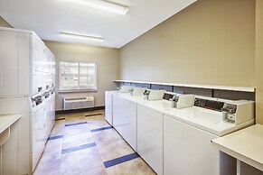 Candlewood Suites Indianapolis Airport by IHG