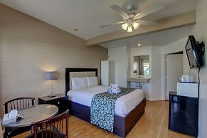 CCBC Resort Hotel - A Gay Men's Resort