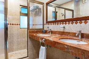 Paseo del Sol Condohotel by Bric