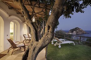 Costa Del Capitano Seaside Villas